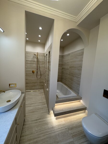 Sunt zugrav si caut lucrari,