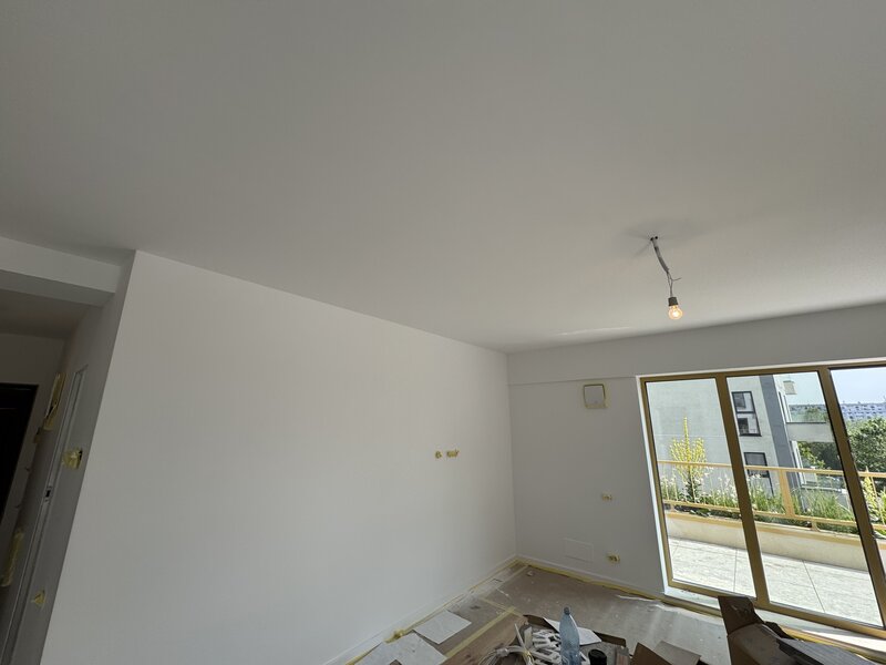 Sunt zugrav si caut lucrari,