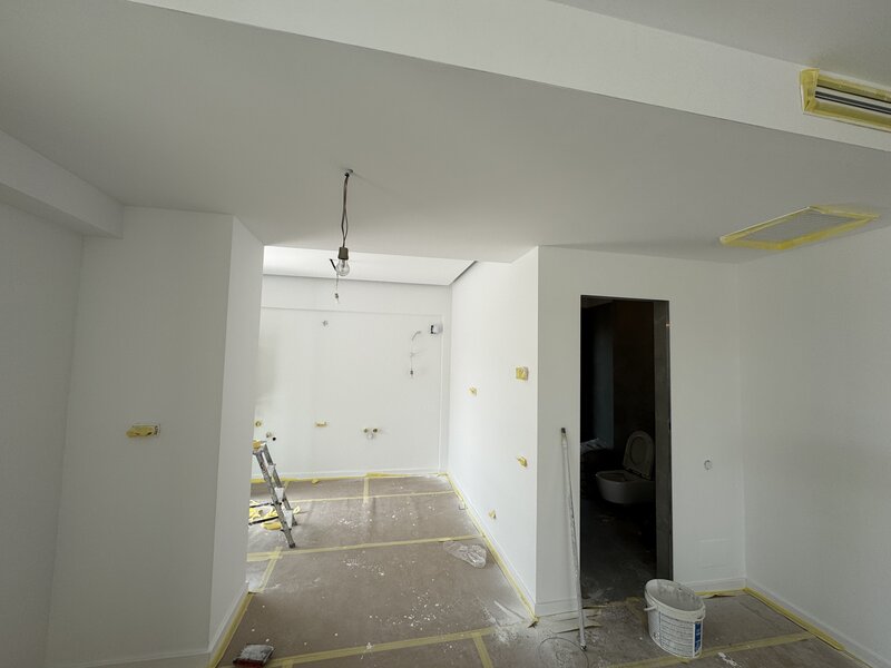 Sunt zugrav si caut lucrari,