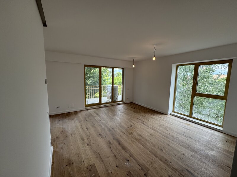 Sunt zugrav si caut lucrari,